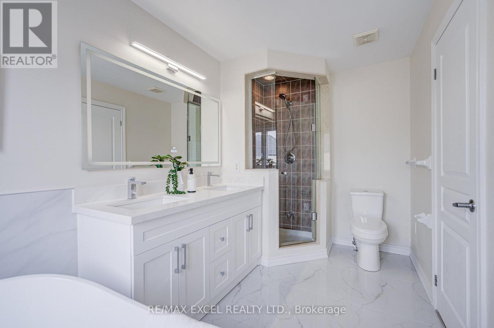 22 Pitney Avenue, Richmond Hill, ON photo 19