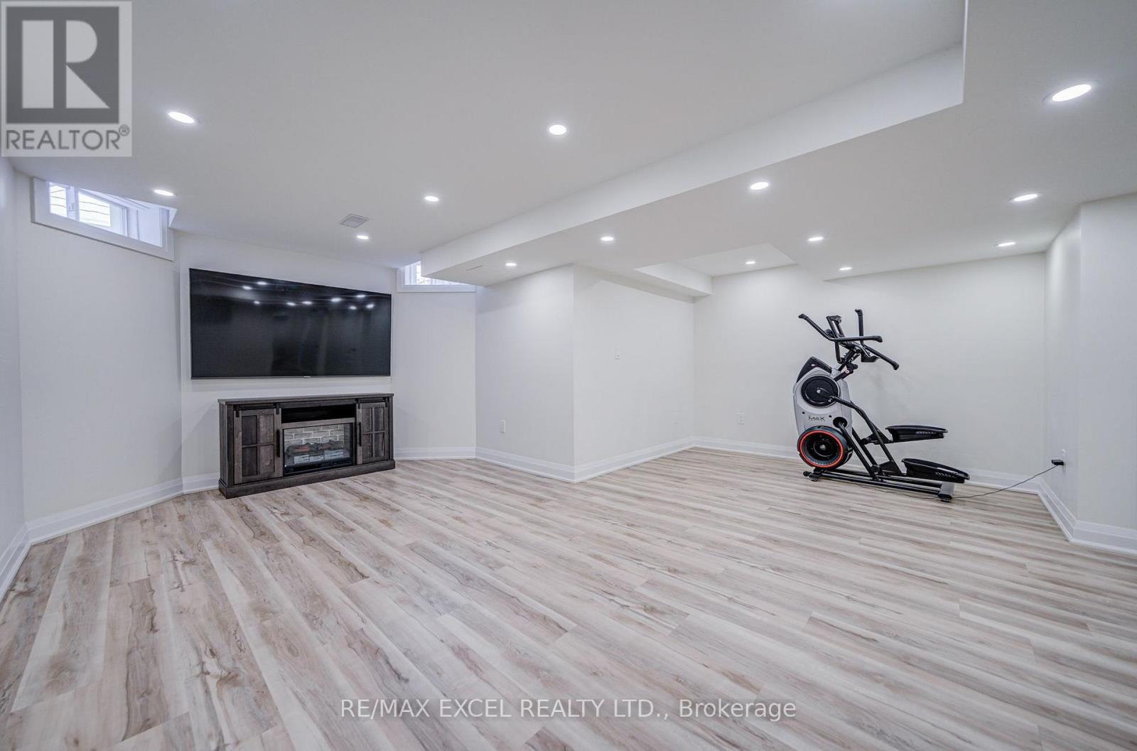 22 Pitney Avenue, Richmond Hill, ON photo 27