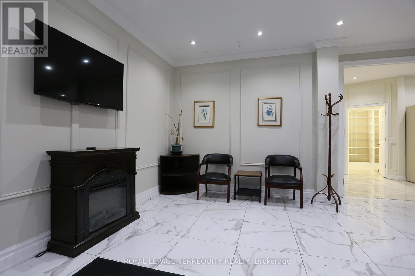GROUND FLOOR A - 1888 WILSON AVENUE, Toronto (Downsview-Roding-CFB) — photo 2