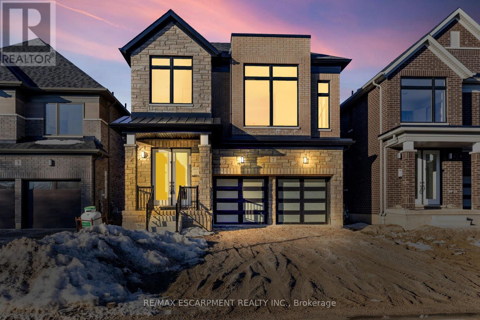 7 BLAIN DRIVE, Hamilton (Binbrook)