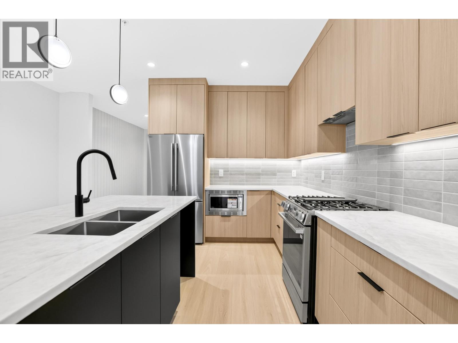 2 21747 RIVER Road, Maple Ridge