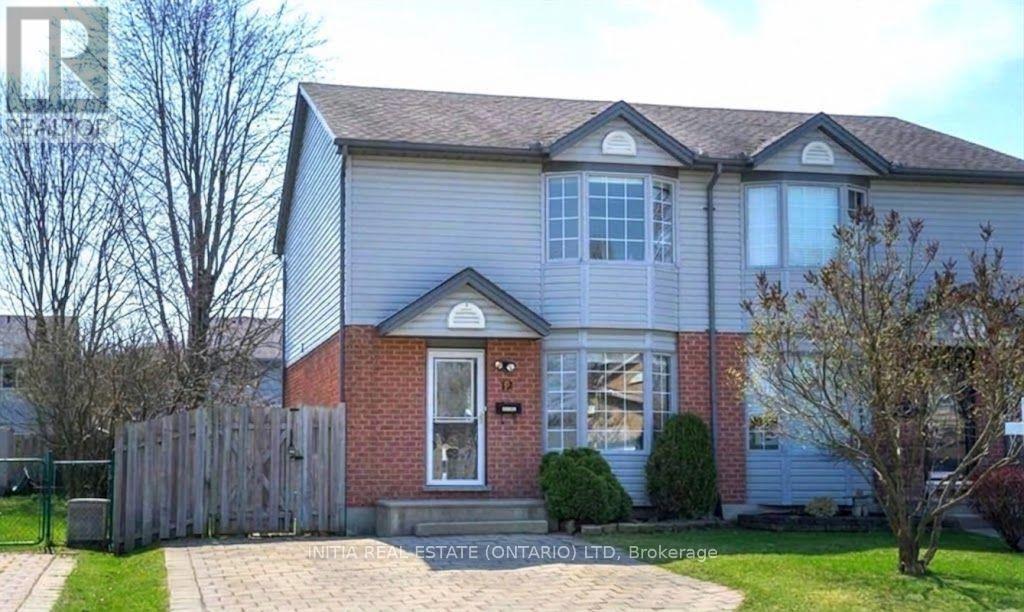 12 DAYBREAK DRIVE, London East (East I)