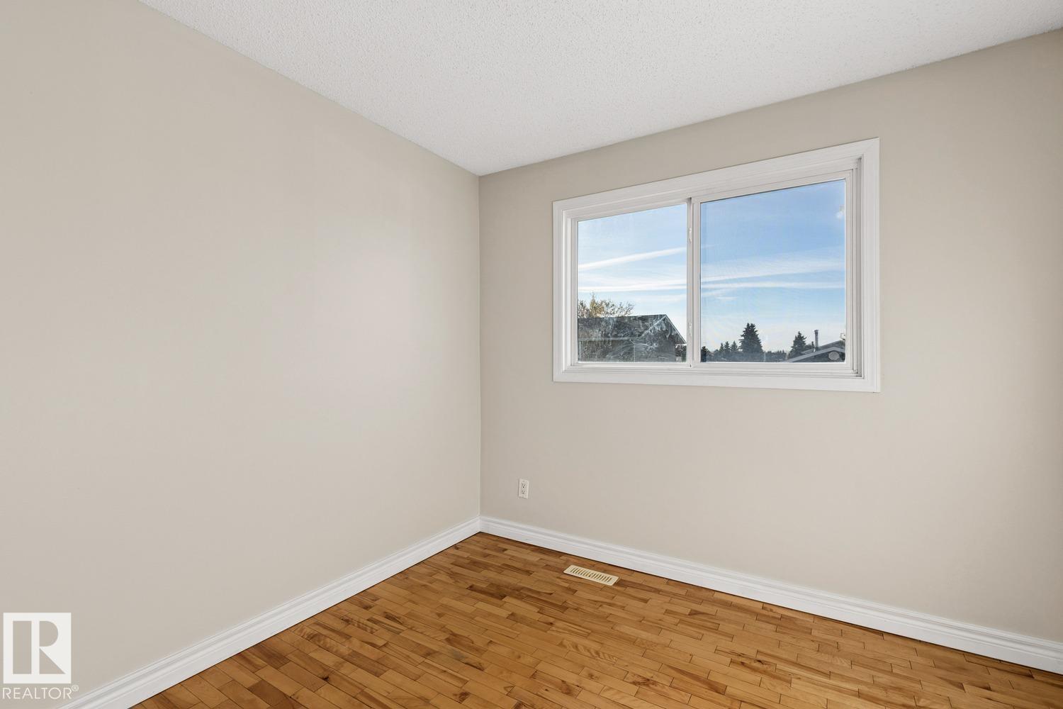 14713 25 ST NW, Edmonton — photo 32