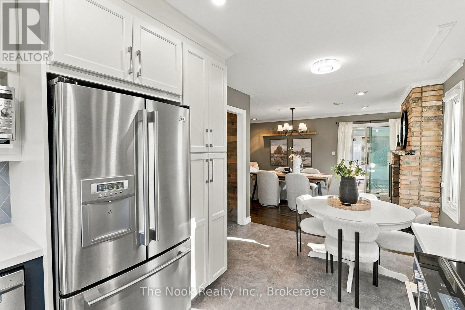 1 Inglewood Place, Whitby, ON photo 20