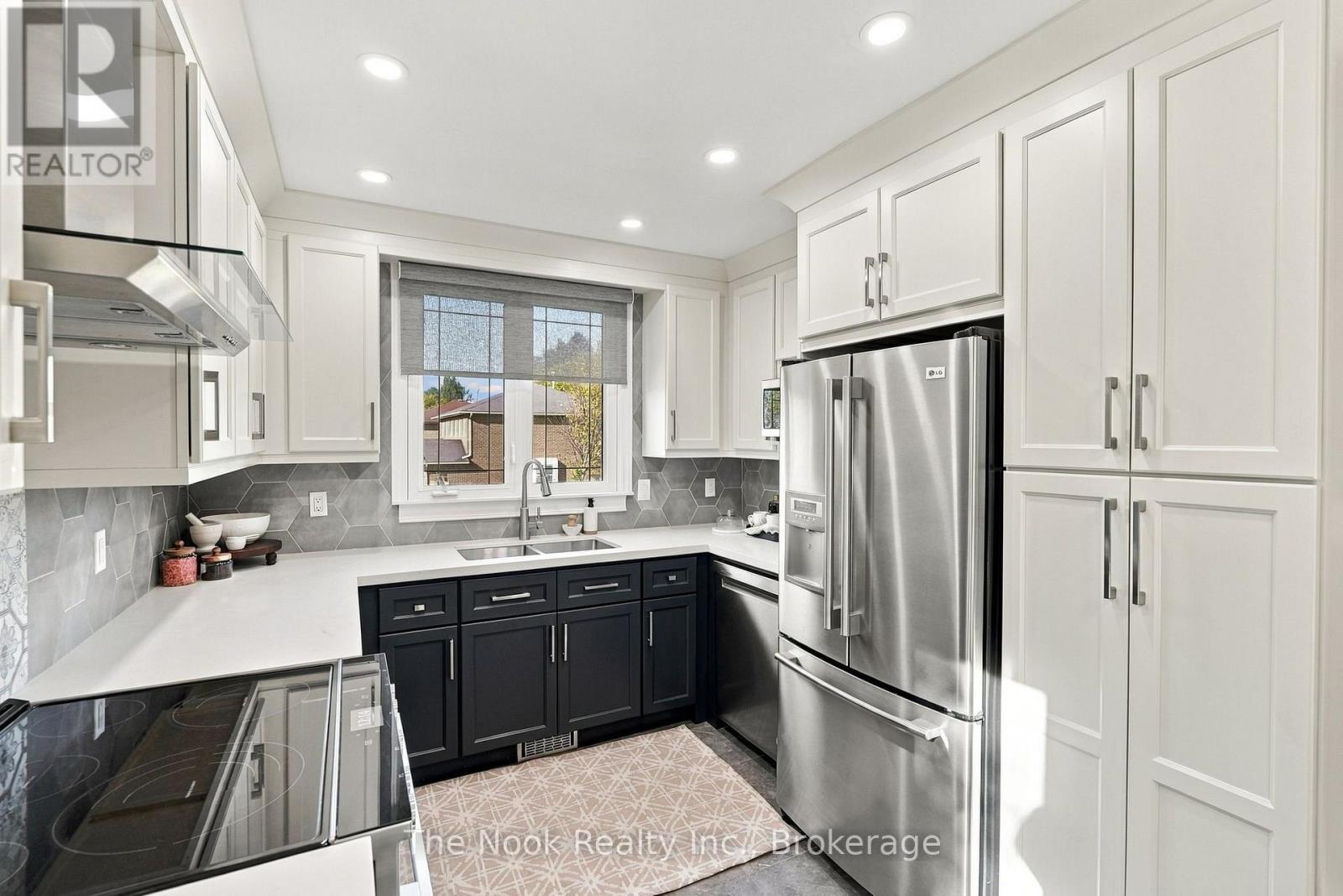 1 Inglewood Place, Whitby, ON photo 19