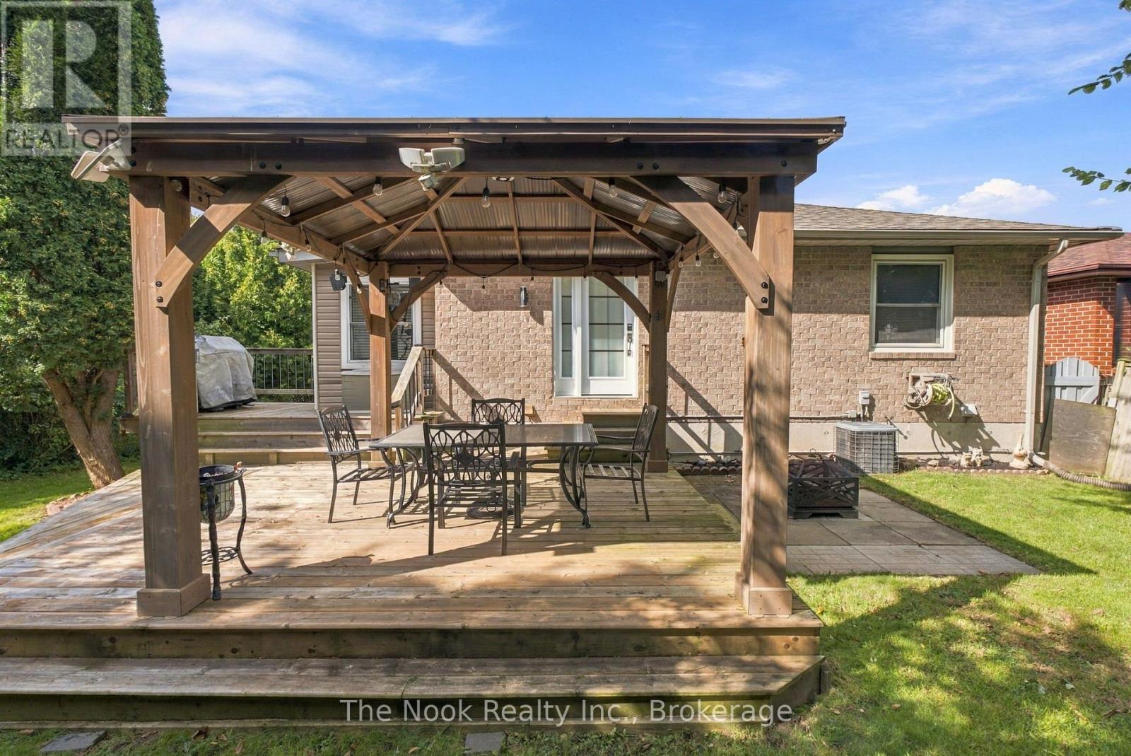 1 Inglewood Place, Whitby, ON photo 40