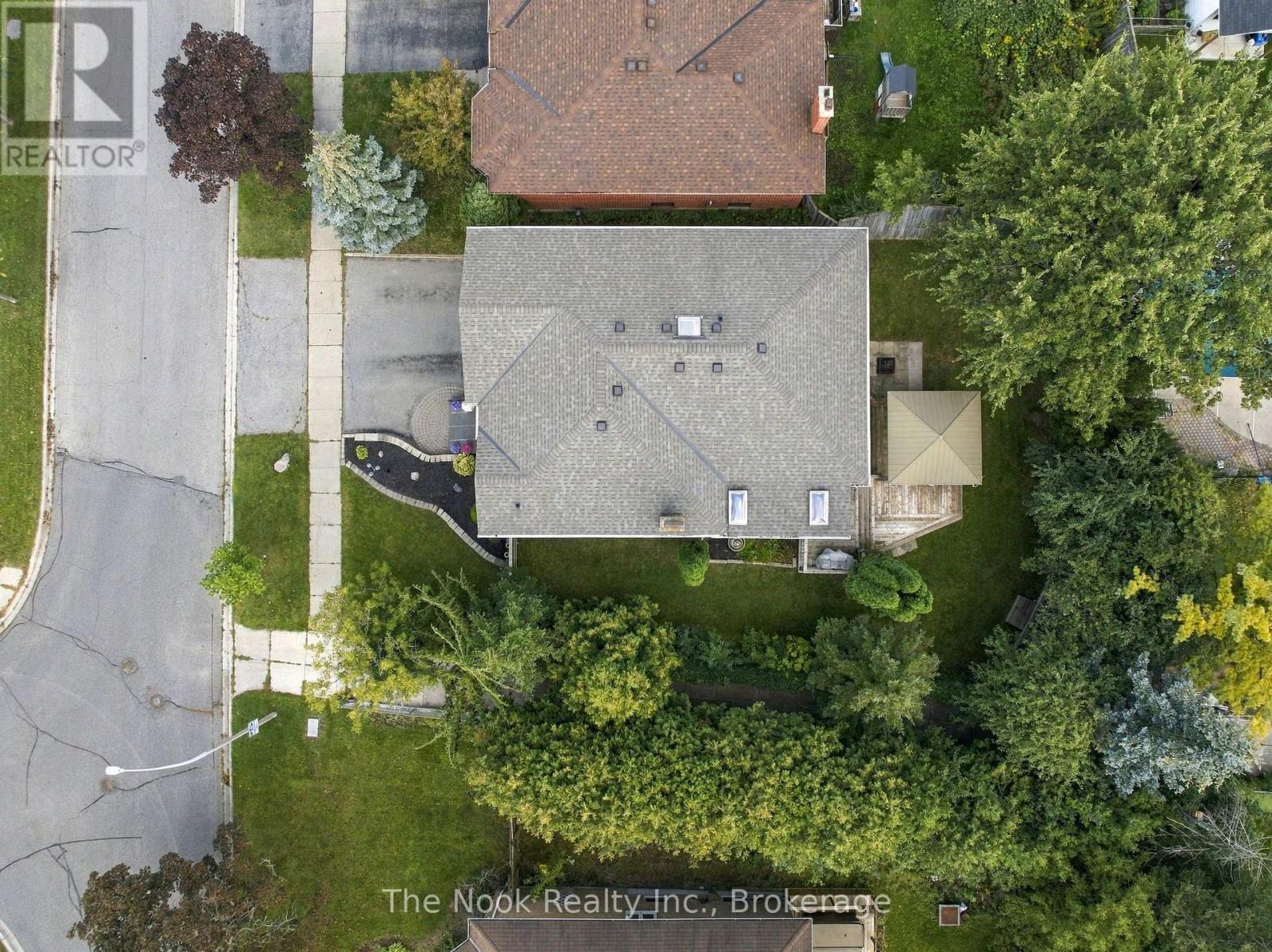 1 Inglewood Place, Whitby, ON photo 45