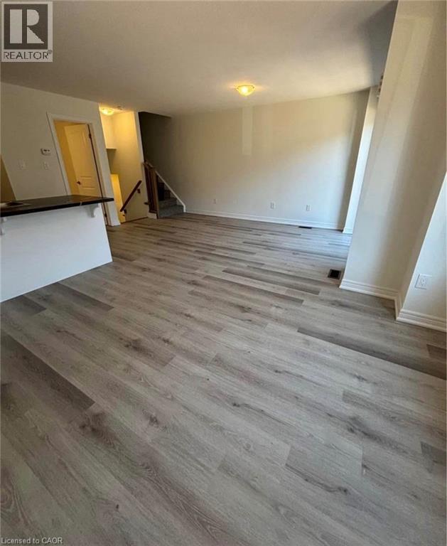 12 DRYDEN Lane, Hamilton — photo 8