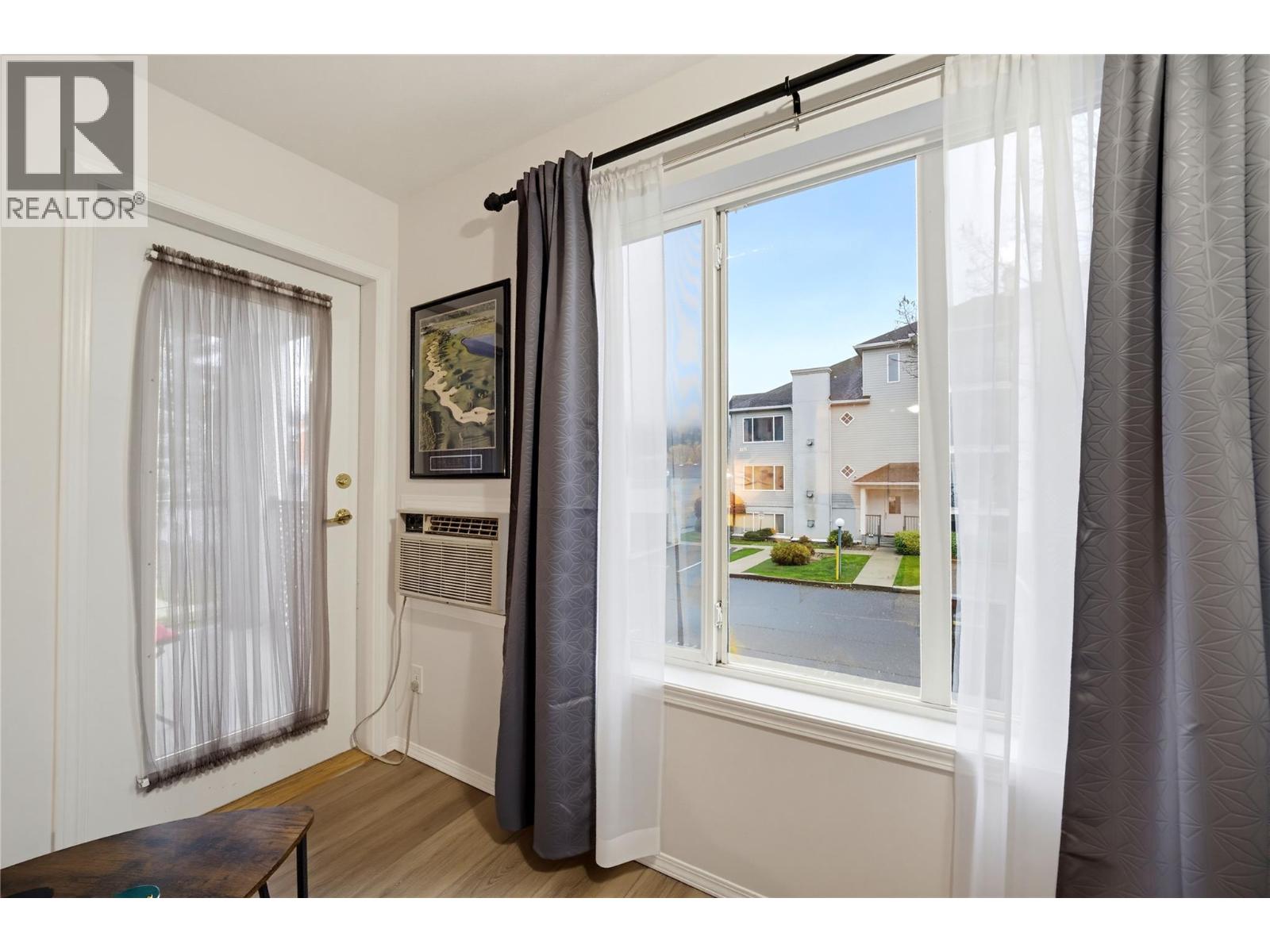 #208 640 3 Street SW - 14