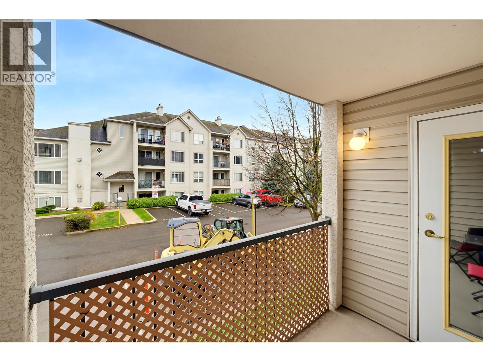 #208 640 3 Street SW - 3