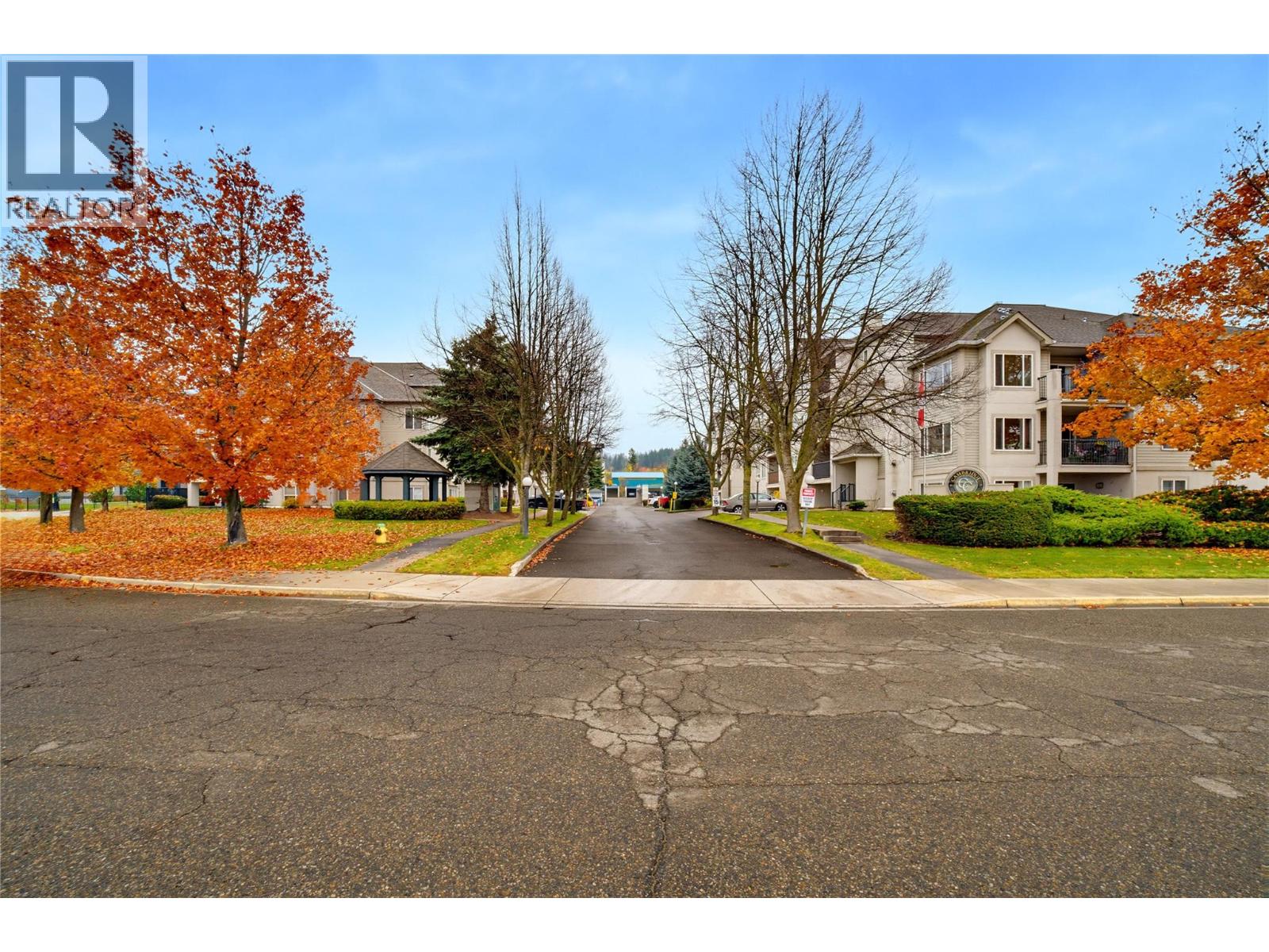 #208 640 3 Street SW - 34