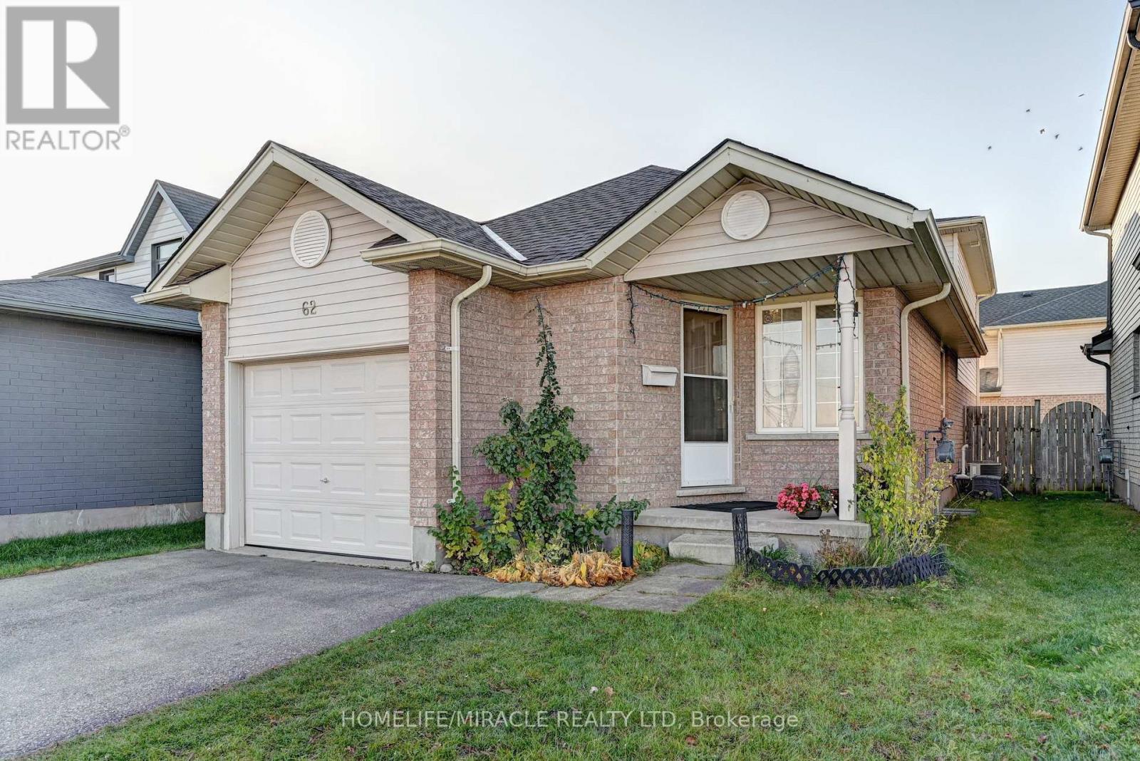 62 FALLOWFIELD DRIVE — photo 2