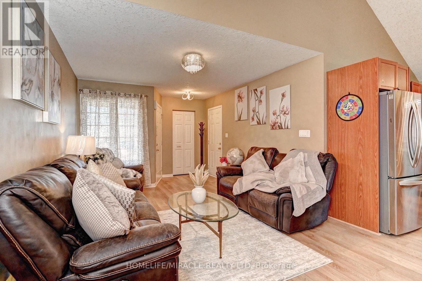 62 Fallowfield Drive, Kitchener, ON photo 4