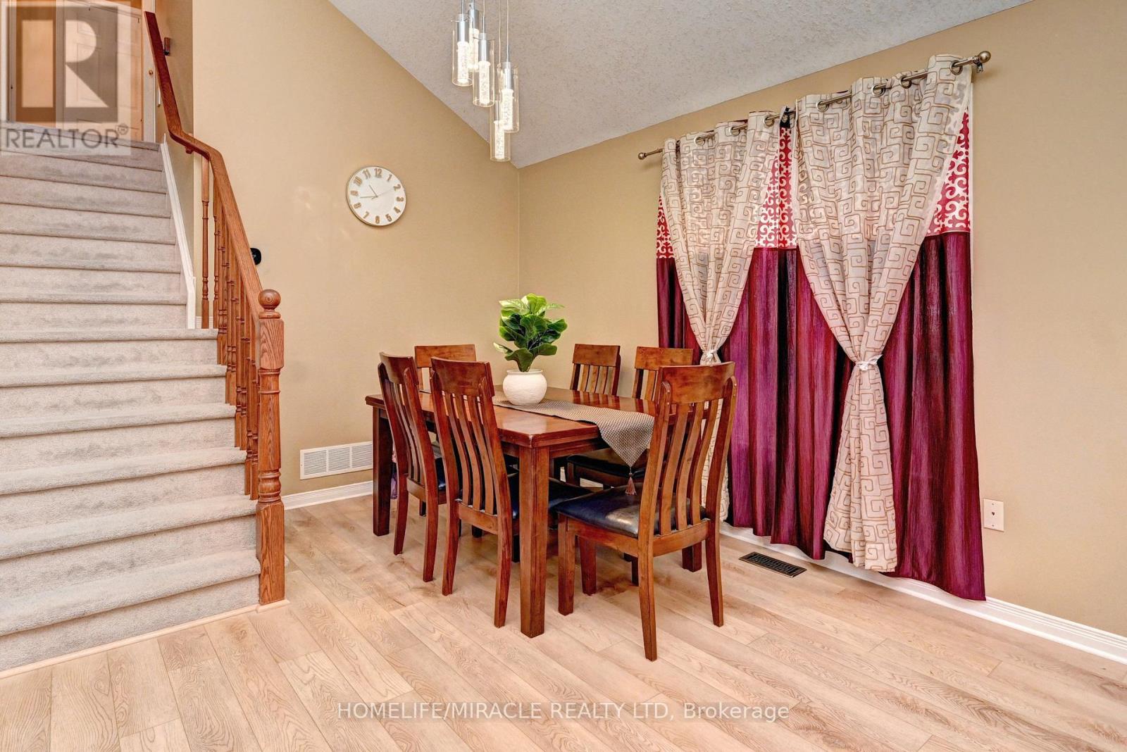 62 Fallowfield Drive, Kitchener, ON photo 7