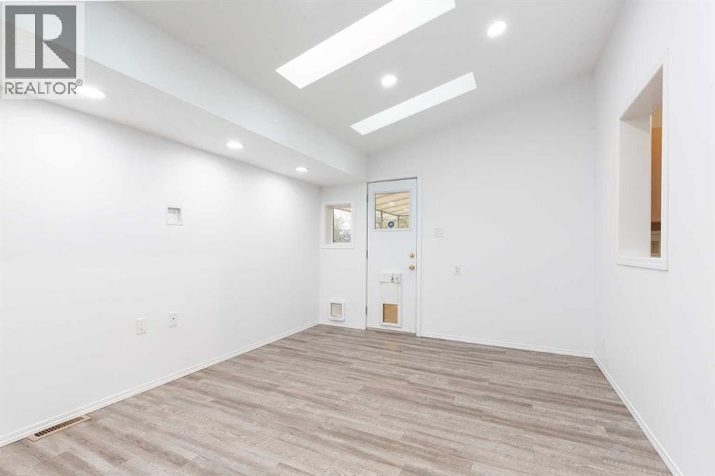 97 Stafford Road N, photo 11 of 35