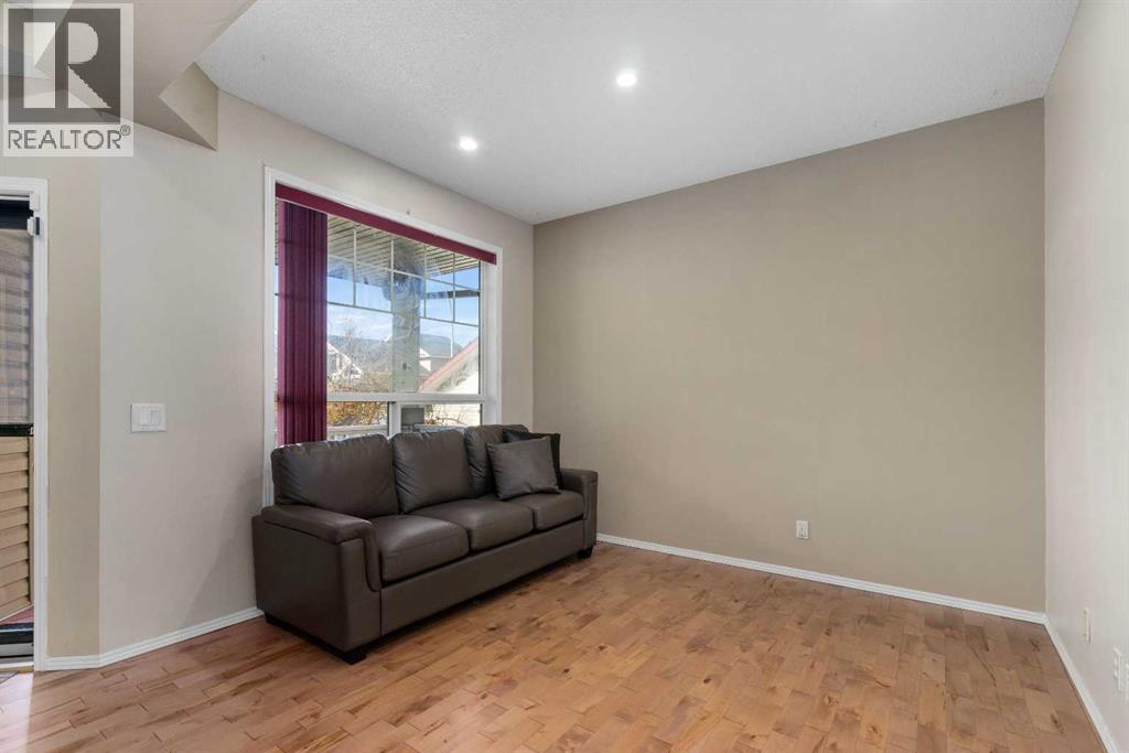21 Citadel Meadow Close NW, Calgary — photo 3