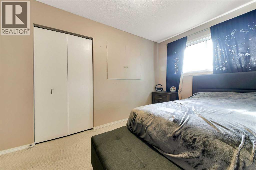 3920 50A Street, photo 22 of 45