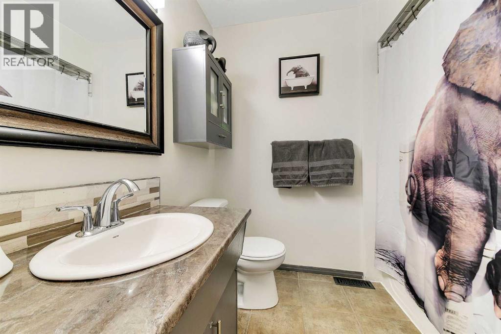 3920 50A Street, photo 26 of 45