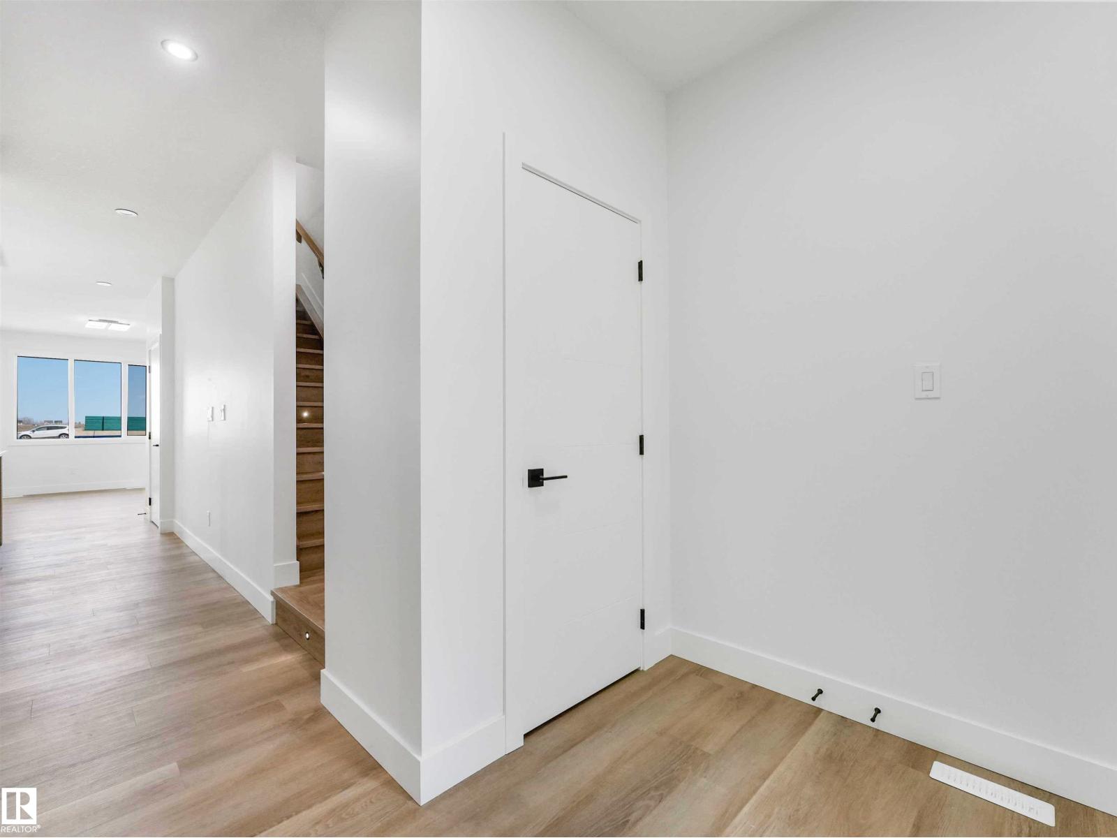 735 30 Street SW, Edmonton — photo 18