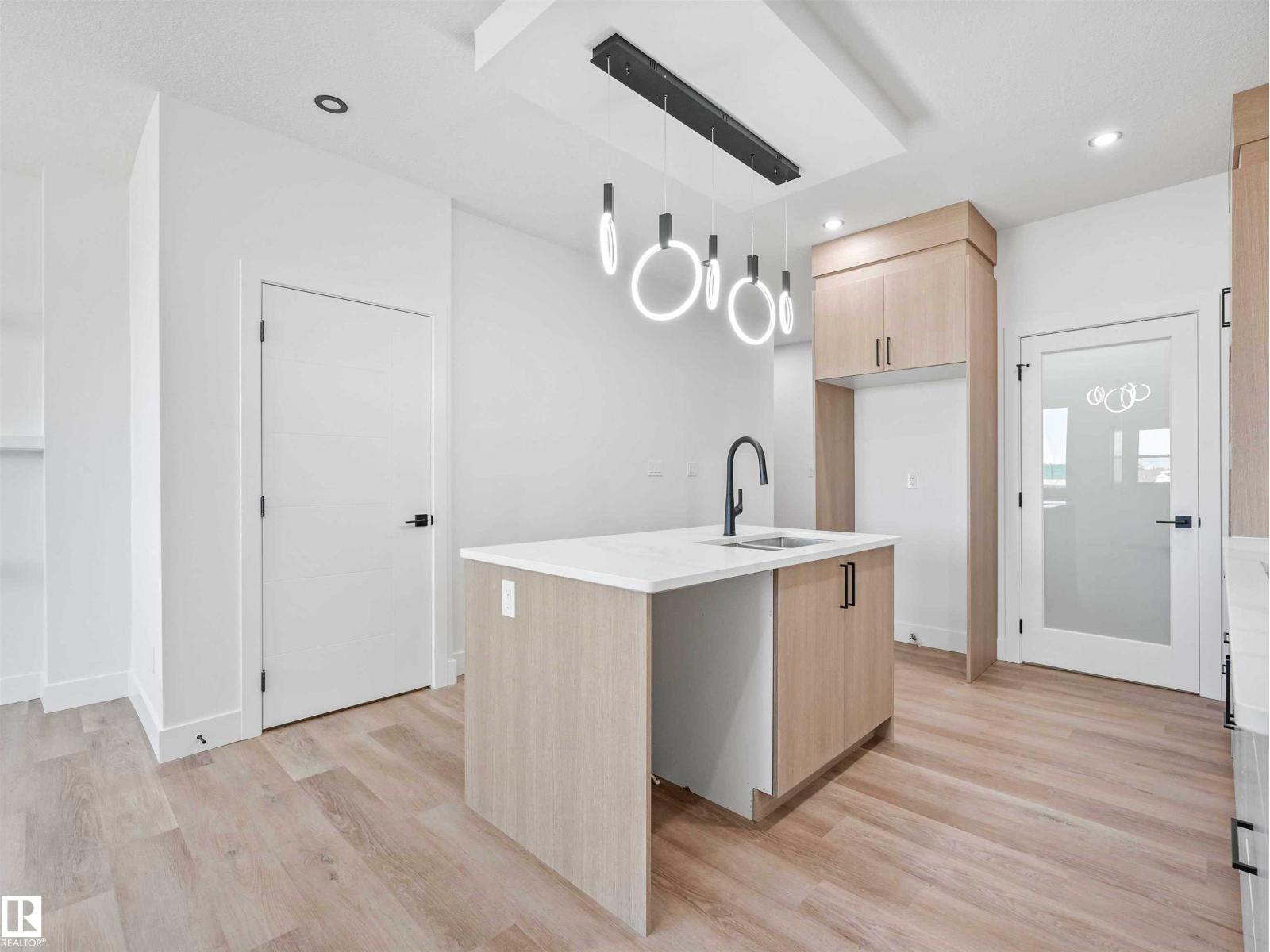 735 30 Street SW, Edmonton — photo 23