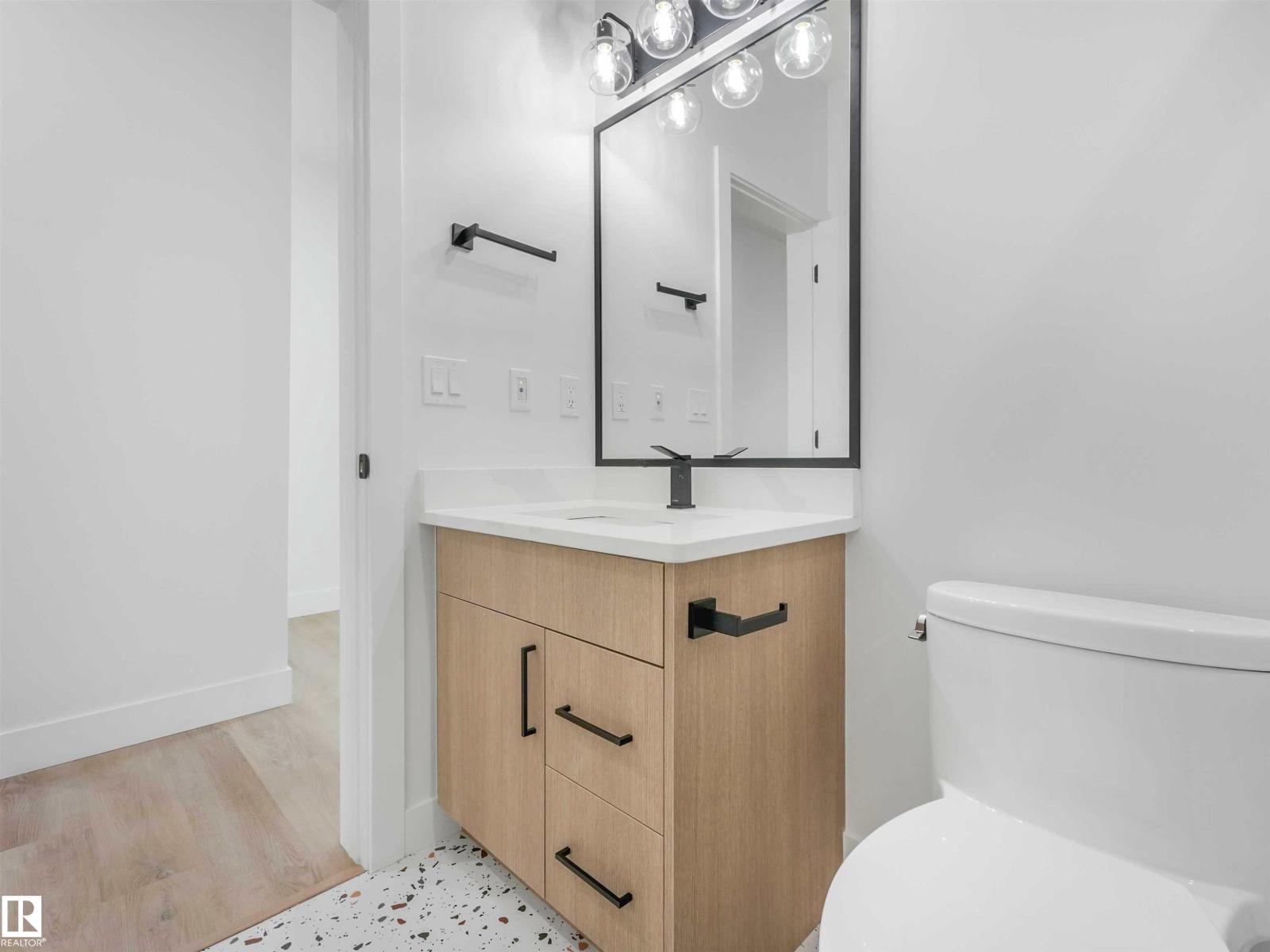 735 30 Street SW, Edmonton — photo 35