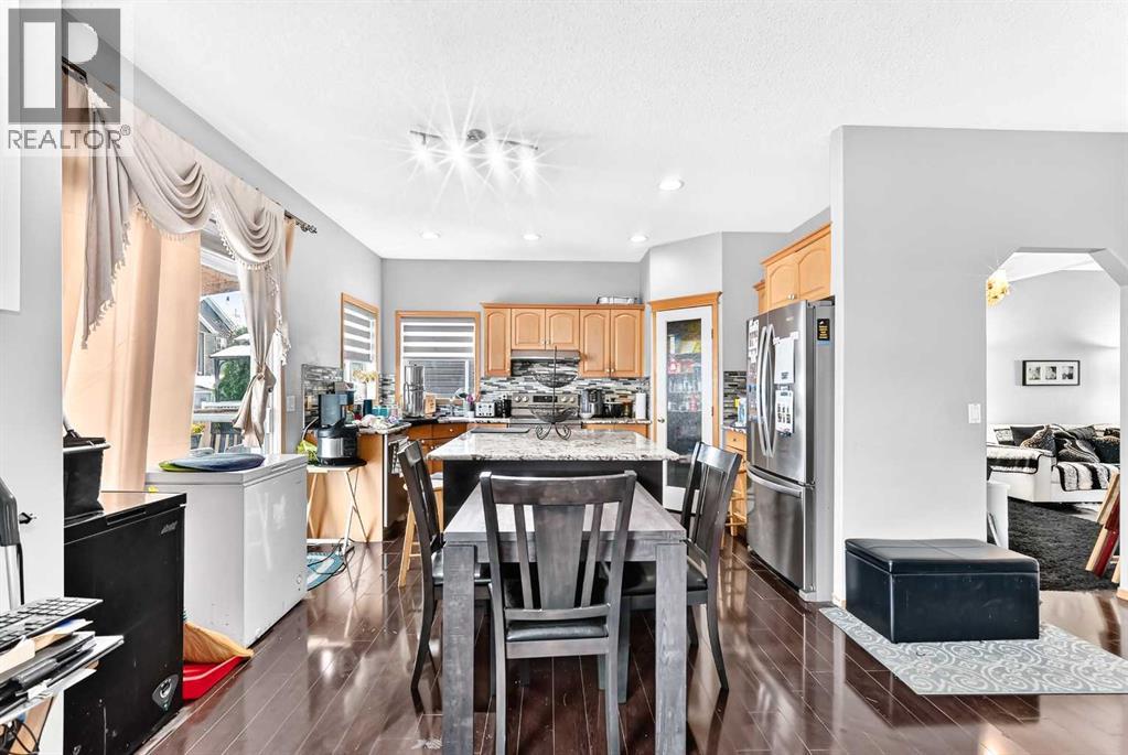 38 Coral Reef Crescent NE photo 8