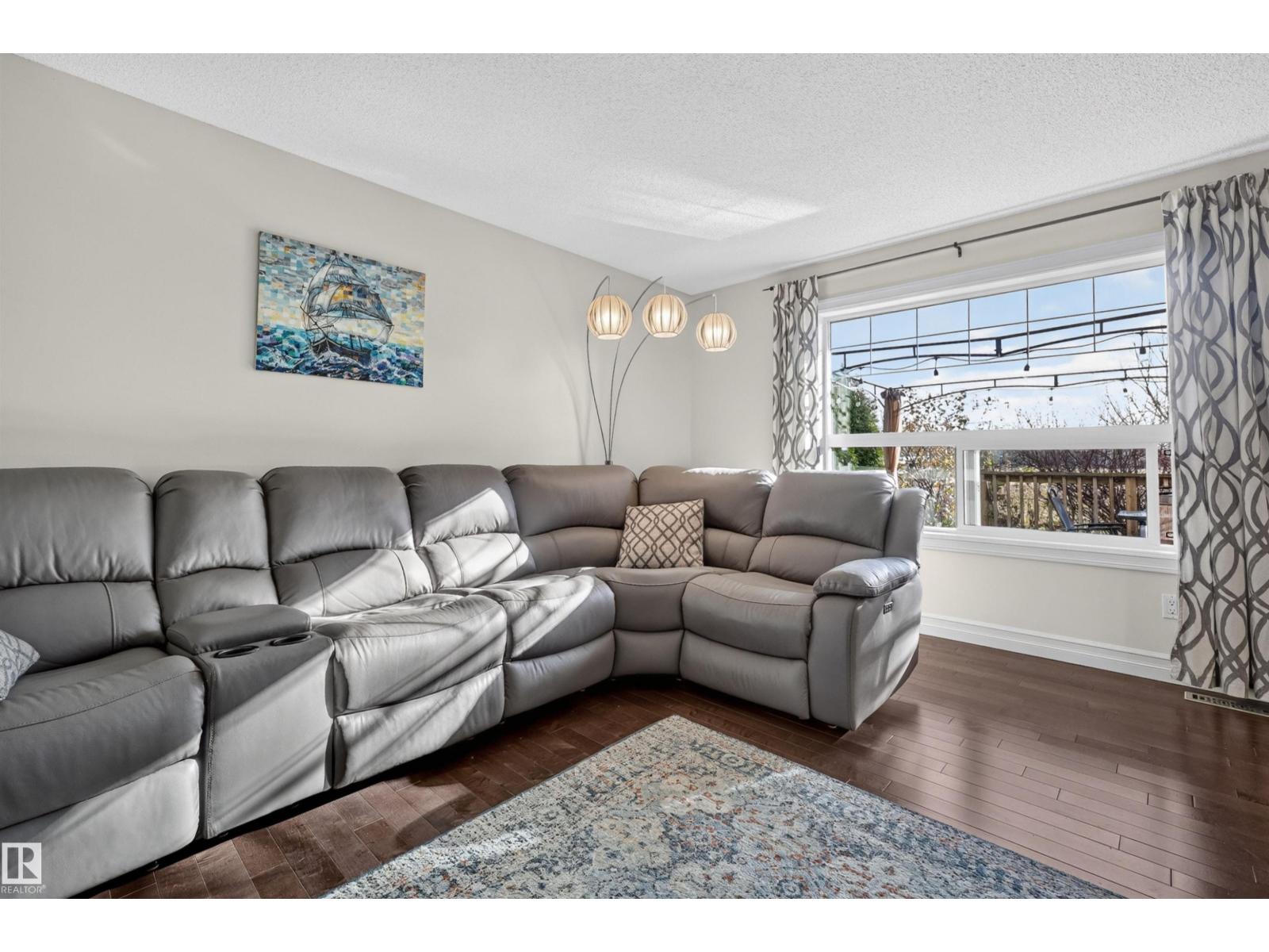 Property photograph 13 for MLS E4514523