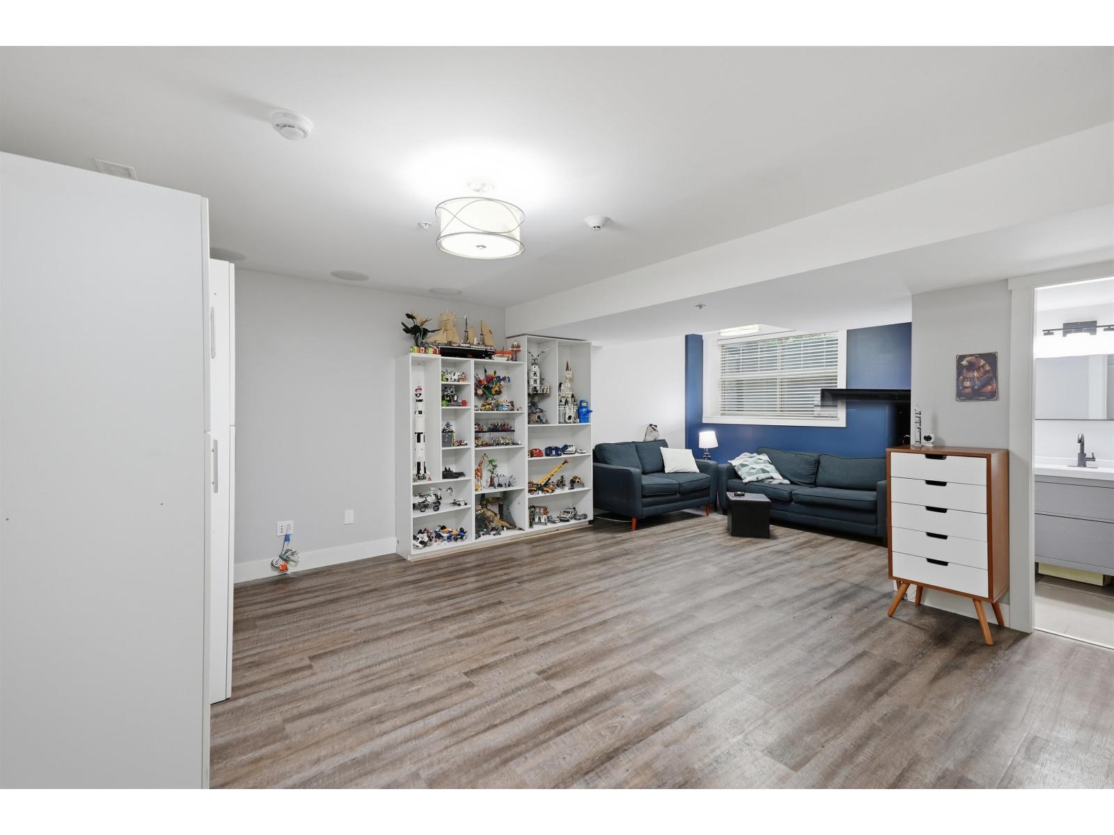 Photo 32