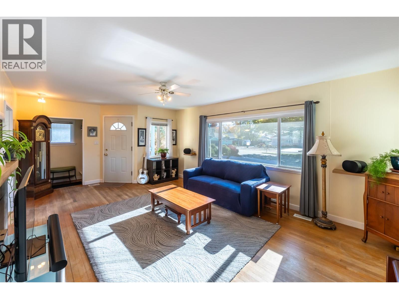 215 Windsor Avenue, Penticton