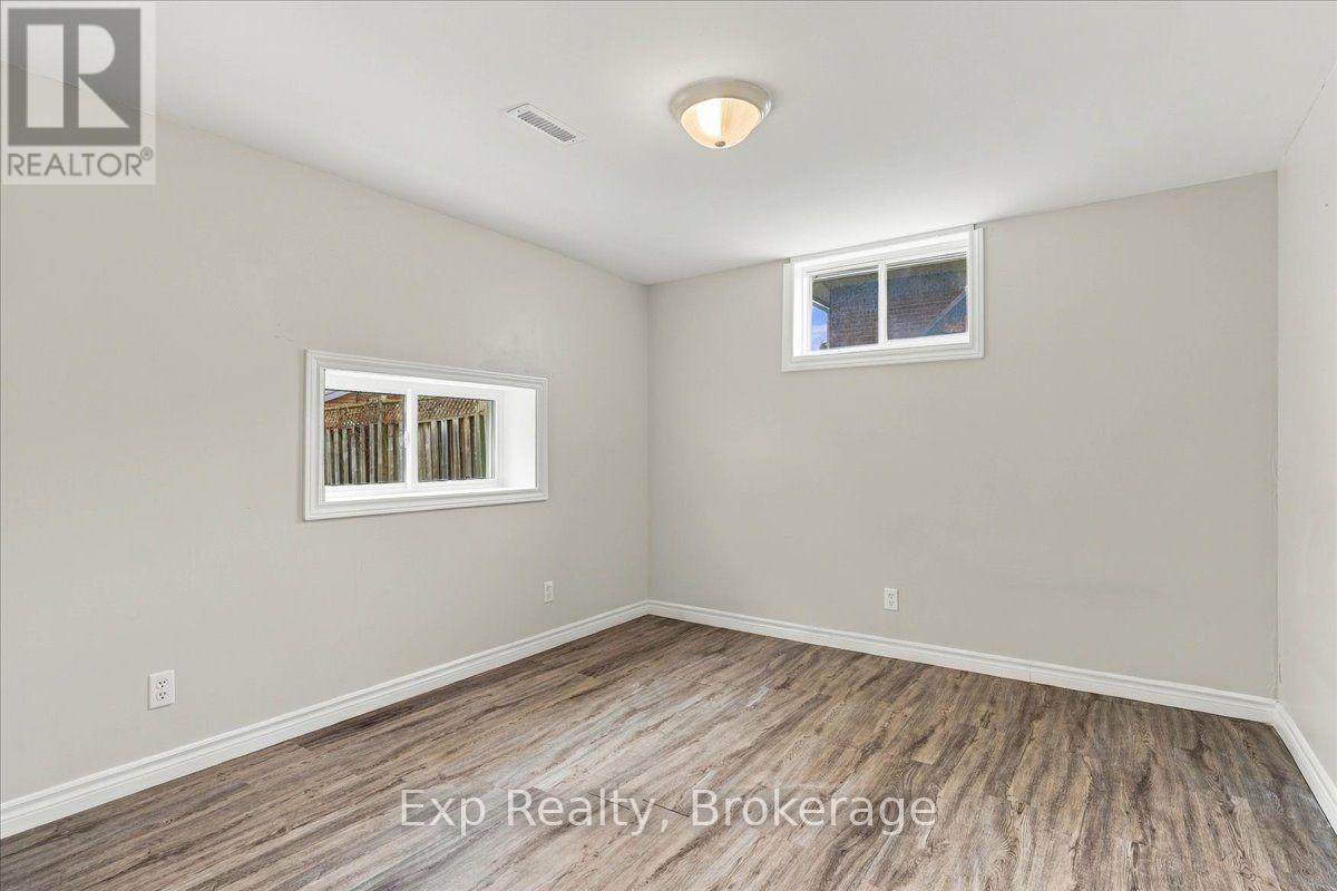 5 Kidd Avenue, Quinte West, ON photo 27