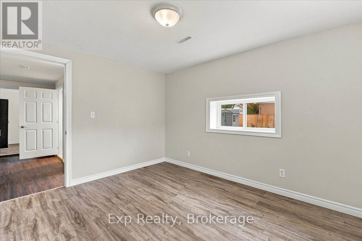 5 Kidd Avenue, Quinte West, ON photo 31