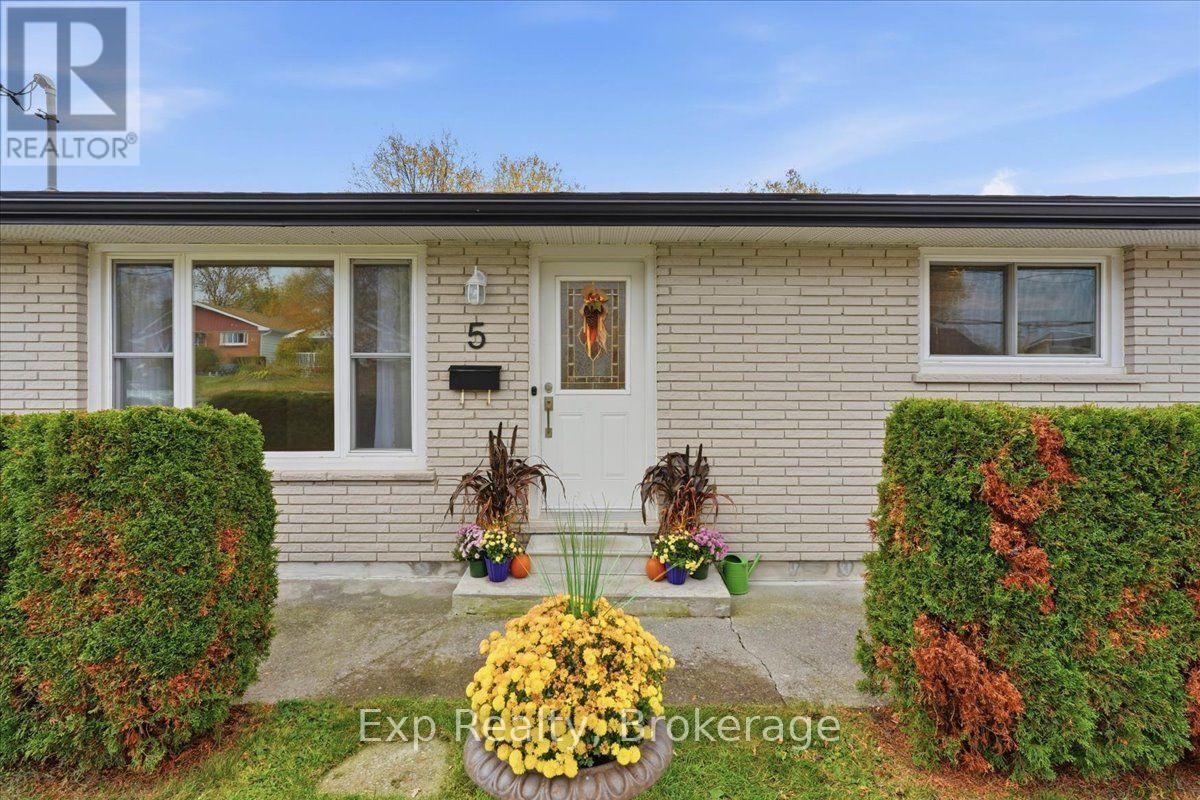 5 Kidd Avenue, Quinte West, ON photo 39