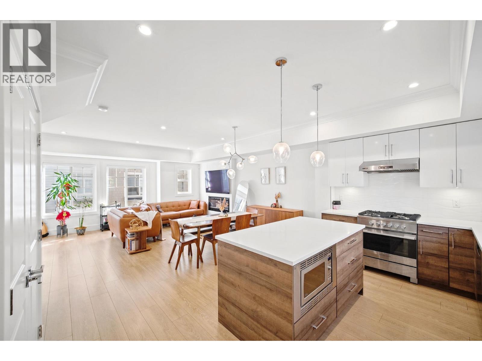 #42-9211 MCKIM Way, Richmond