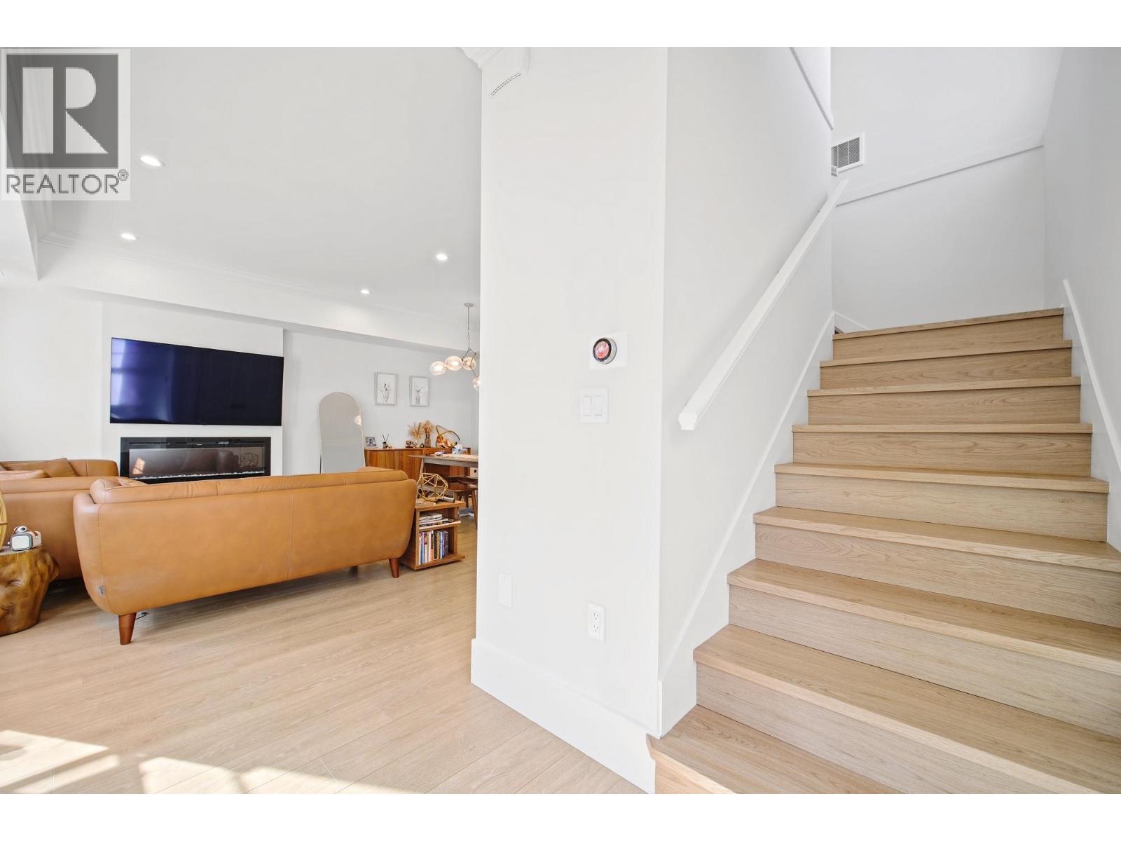 #42-9211 MCKIM Way, Richmond