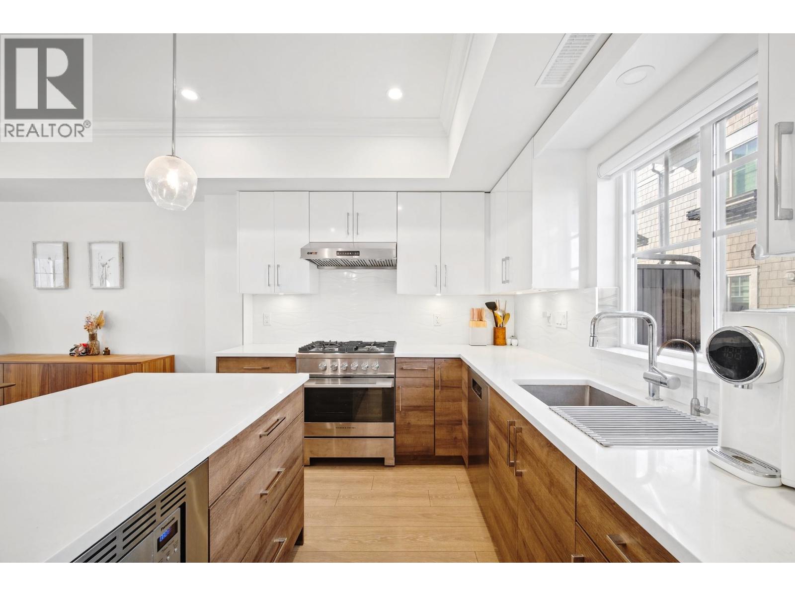 #42-9211 MCKIM Way, Richmond