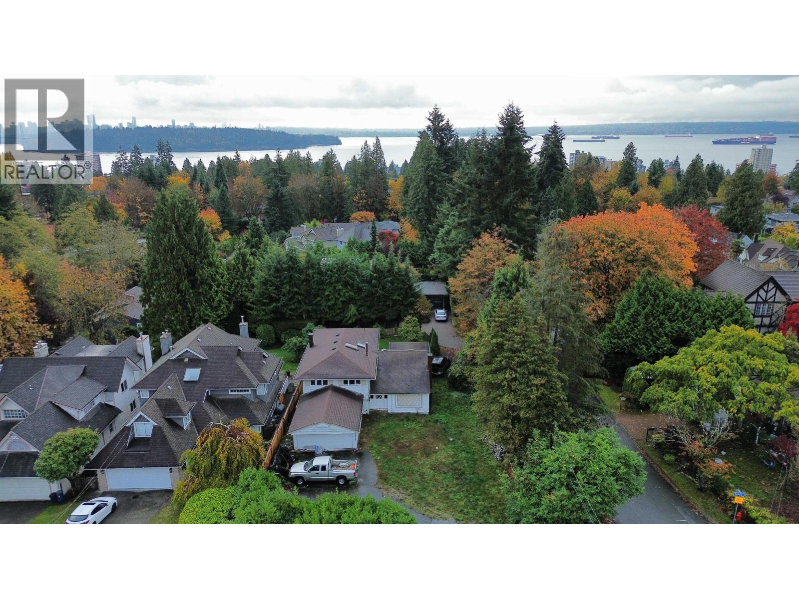 1840 Mathers Avenue, West Vancouver — photo 10