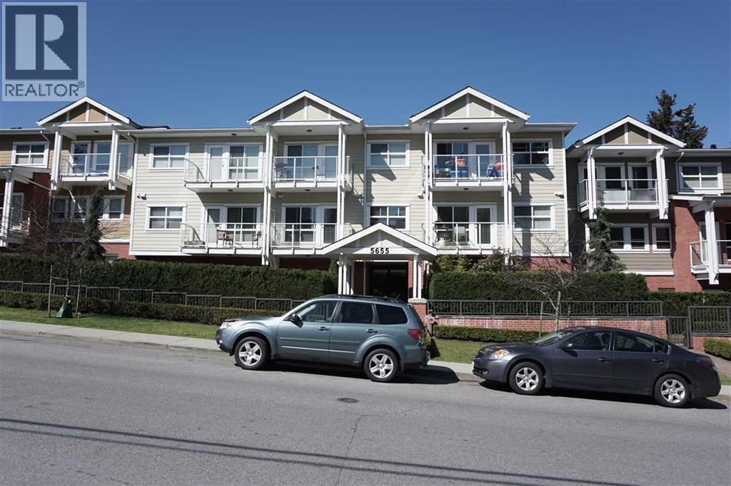 2 Bed, 2 Bath House for Rent in Burnaby – 5655 N INMAN AVENUE, Burnaby – MLS# R3179457 - Image 3