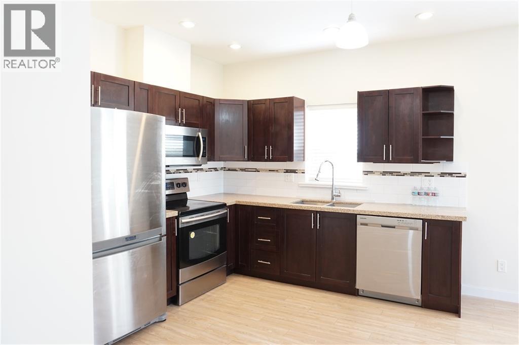 2 Bed, 2 Bath House for Rent in Burnaby – 5655 N INMAN AVENUE, Burnaby – MLS# R3179457 - Image 4