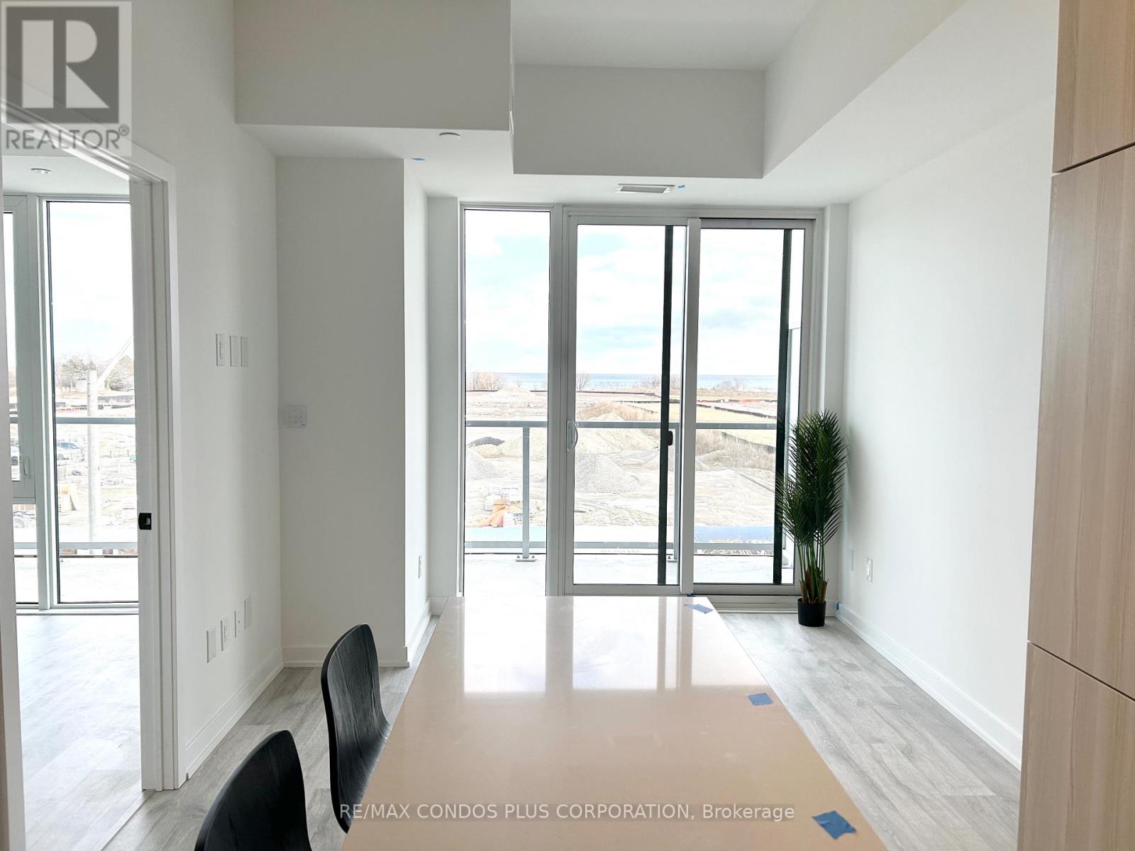 320 - 220 MISSINNIHE WAY, Mississauga (Port Credit) — photo 3