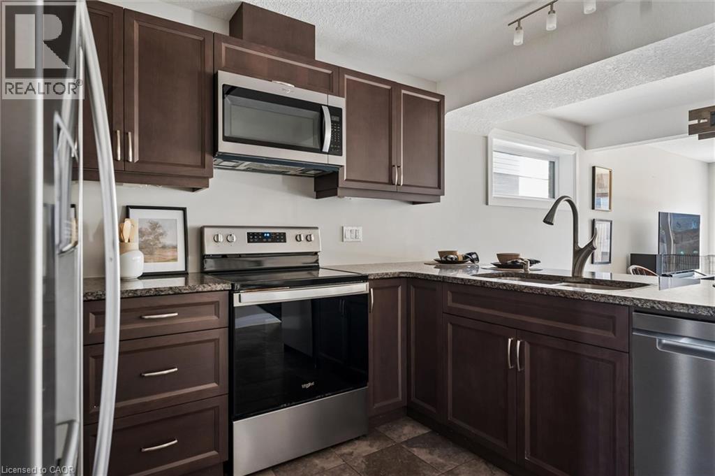 63 E YORK Street E, Elora — photo 11