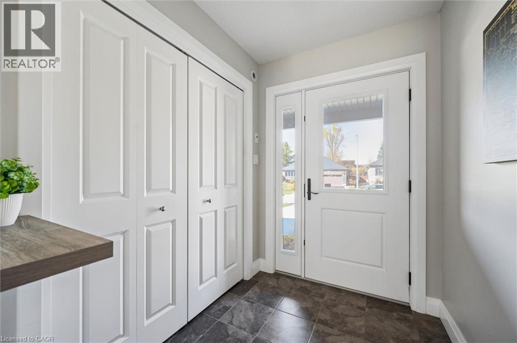 63 E YORK Street E, Elora — photo 3