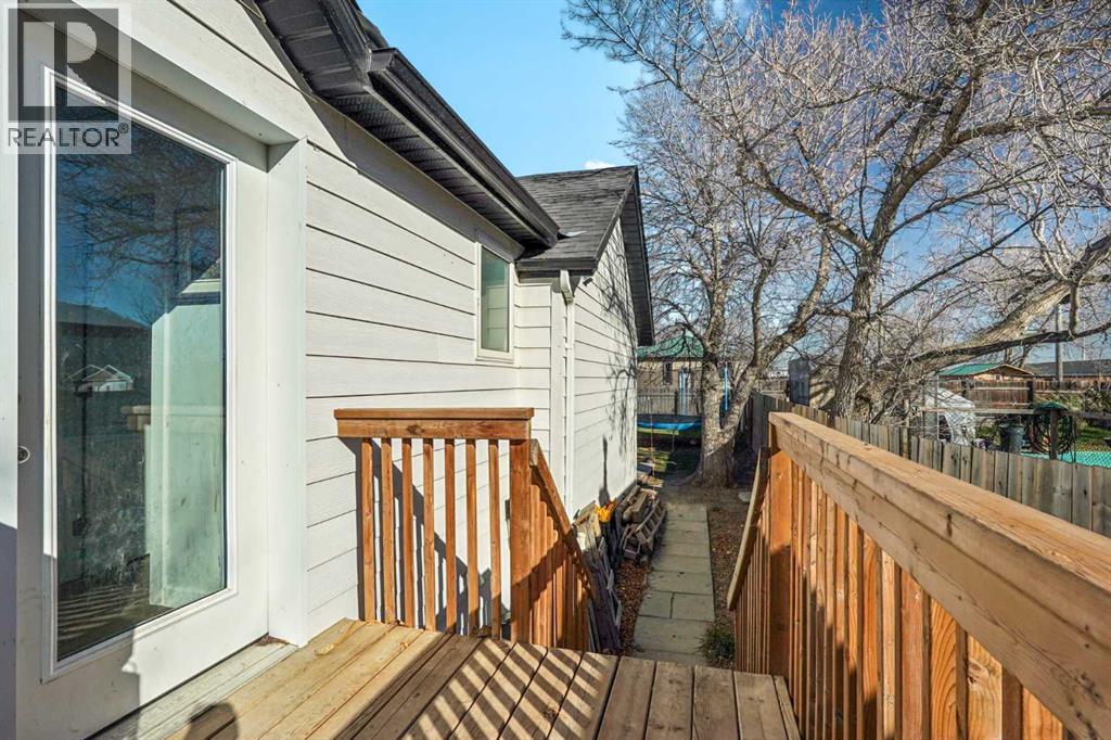 209 2 Street N, Picture Butte — photo 26