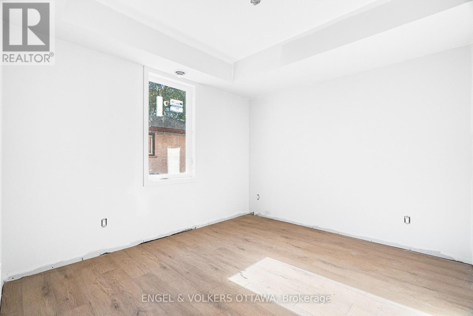 Commercial Condos for Rent in Ottawa – B – 422 HARTLEIGH AVENUE, Ottawa – By Peter Sagos - Image 13