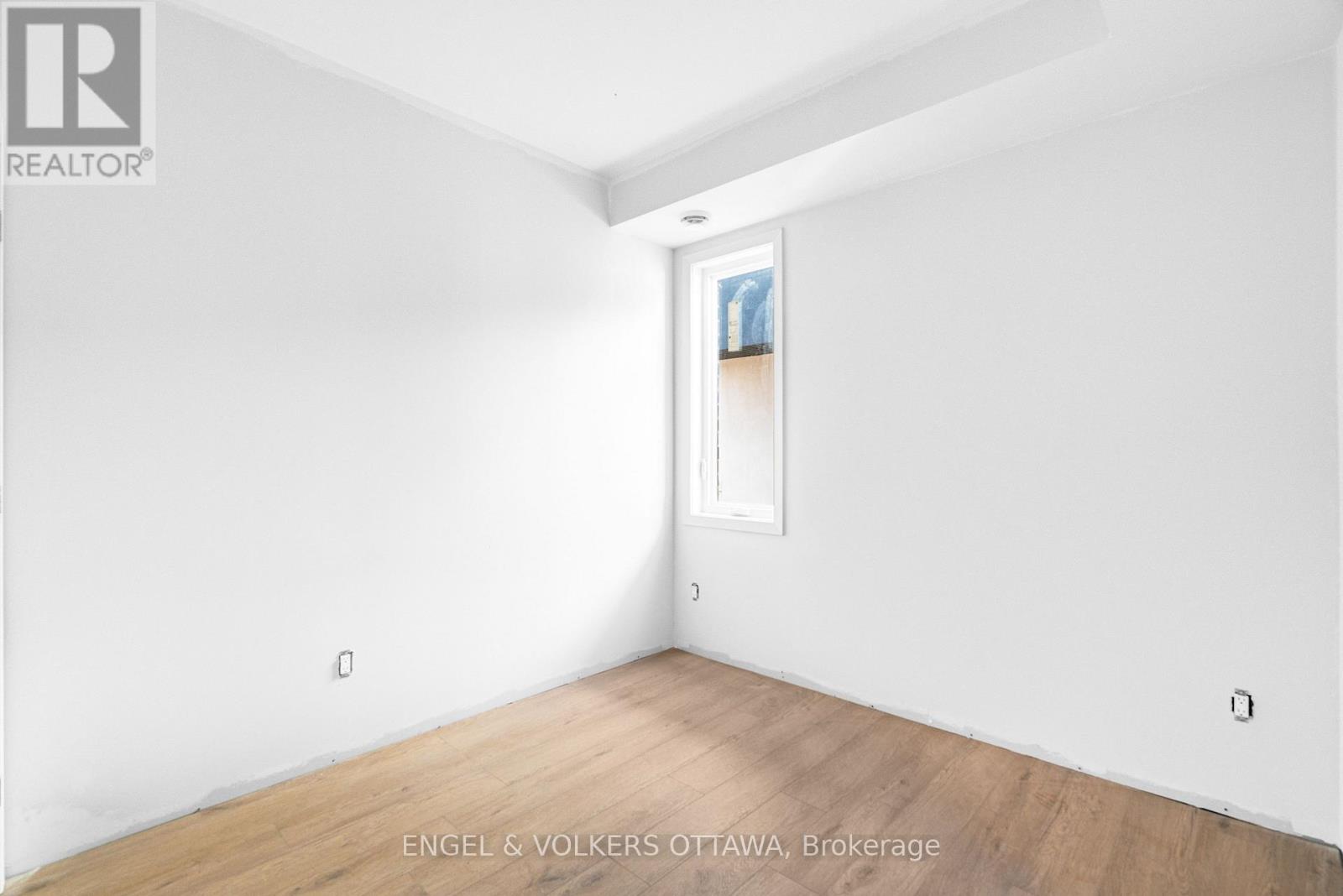 Commercial Condos for Rent in Ottawa – B – 422 HARTLEIGH AVENUE, Ottawa – By Peter Sagos - Image 16