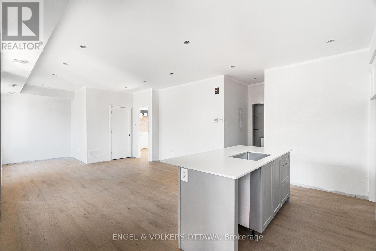 B - 422 HARTLEIGH AVENUE, Ottawa — photo 4