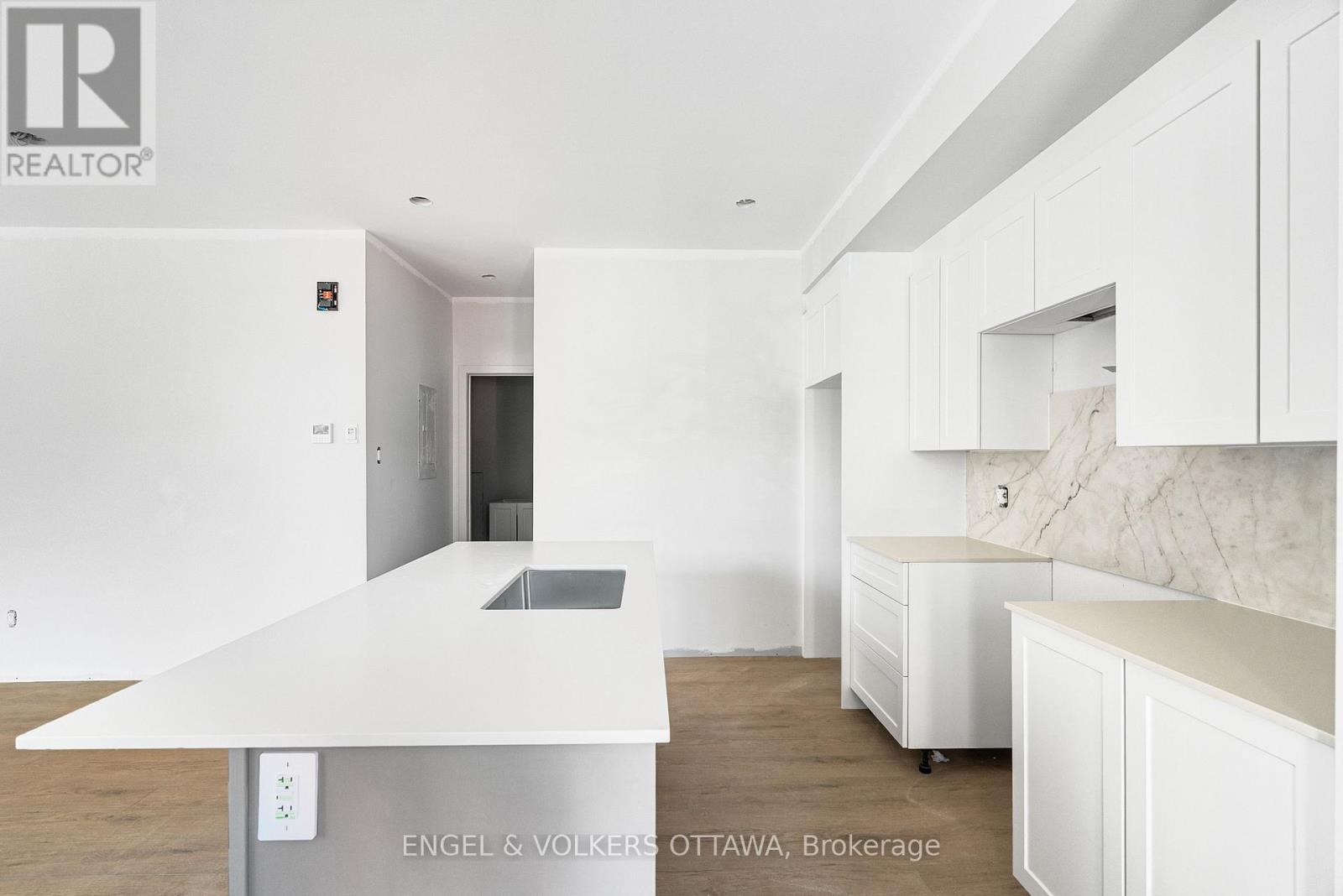 B - 422 HARTLEIGH AVENUE, Ottawa — photo 5