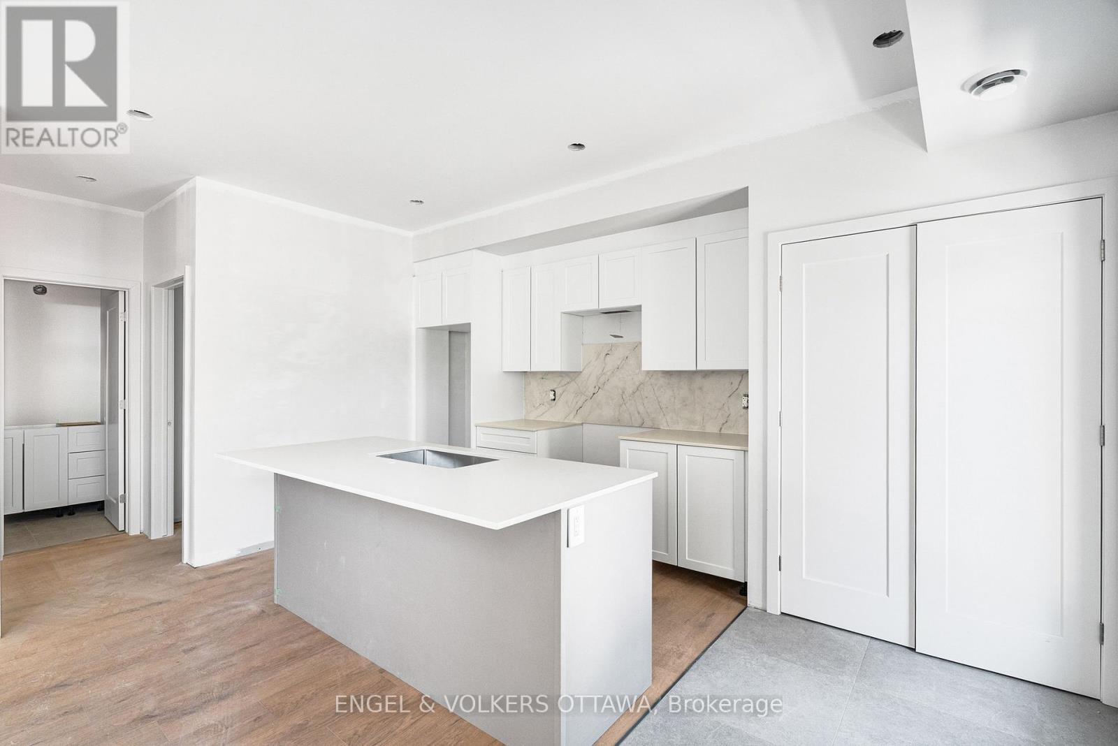 B - 422 HARTLEIGH AVENUE, Ottawa — photo 7