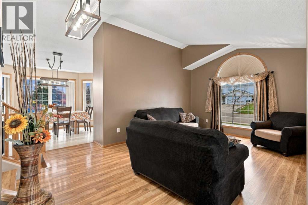 Listing photo – 4008 45A Street, Ponoka