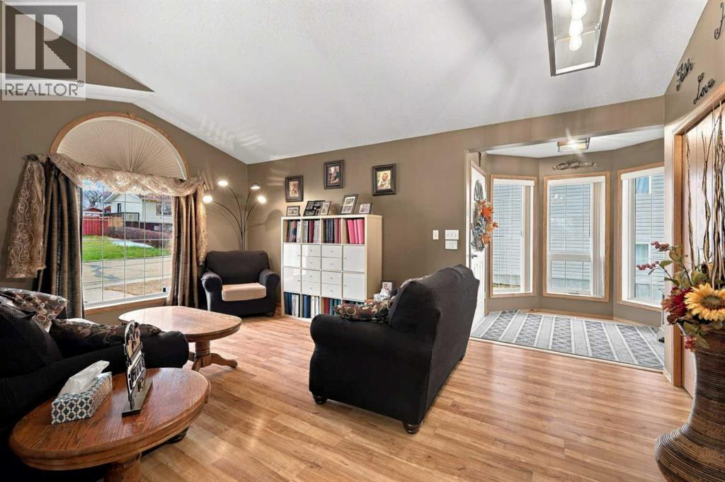 Listing photo – 4008 45A Street, Ponoka