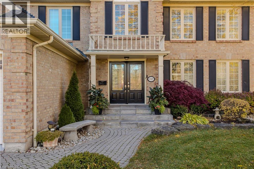 1327 HAZELTON Boulevard, Burlington — photo 3